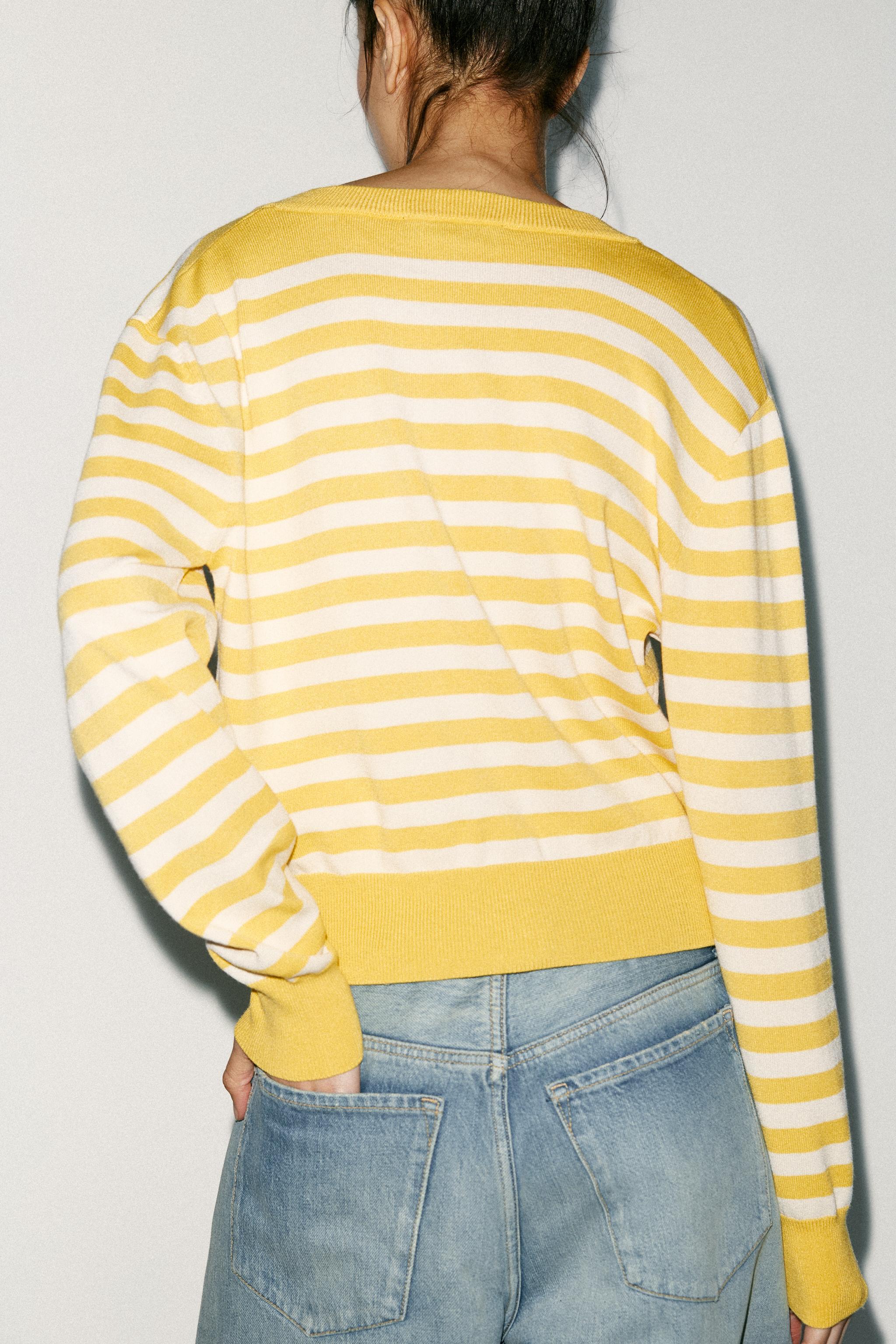 CONTRAST STRIPE KNIT BOMBER JACKET