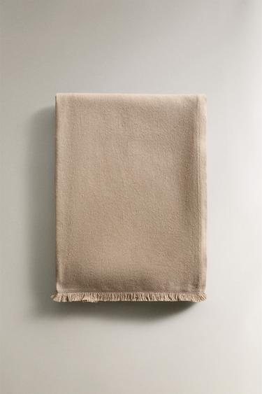 PLAIN MULTIPURPOSE THROW - Light beige by Zara - Image 3