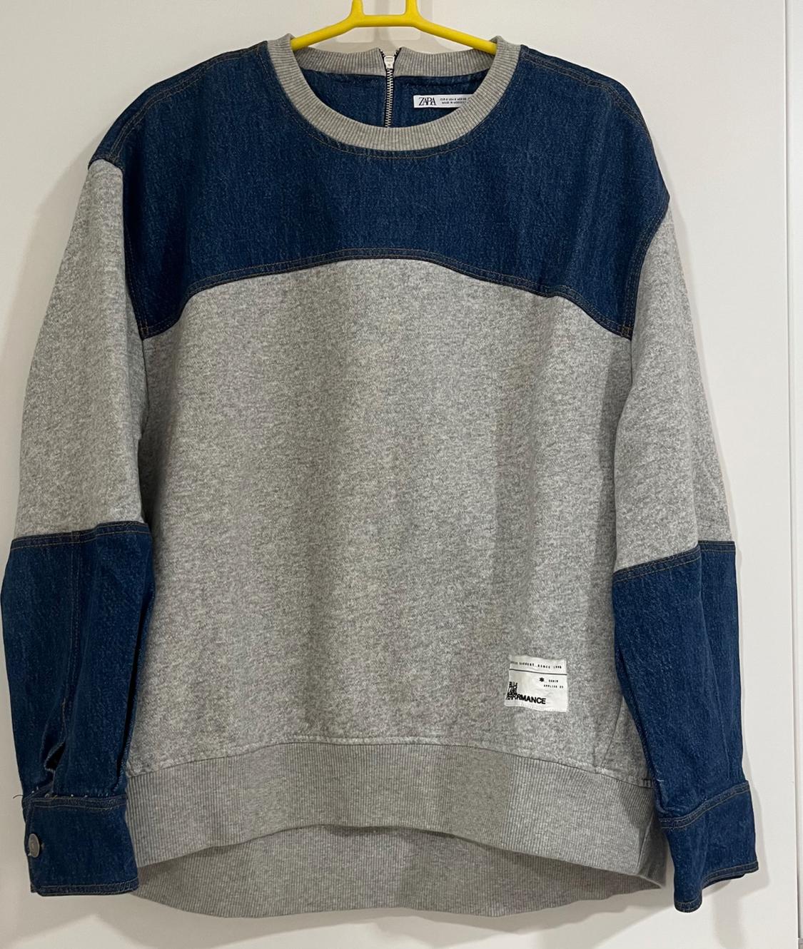 CONTRAST DENIM SWEATSHIRT