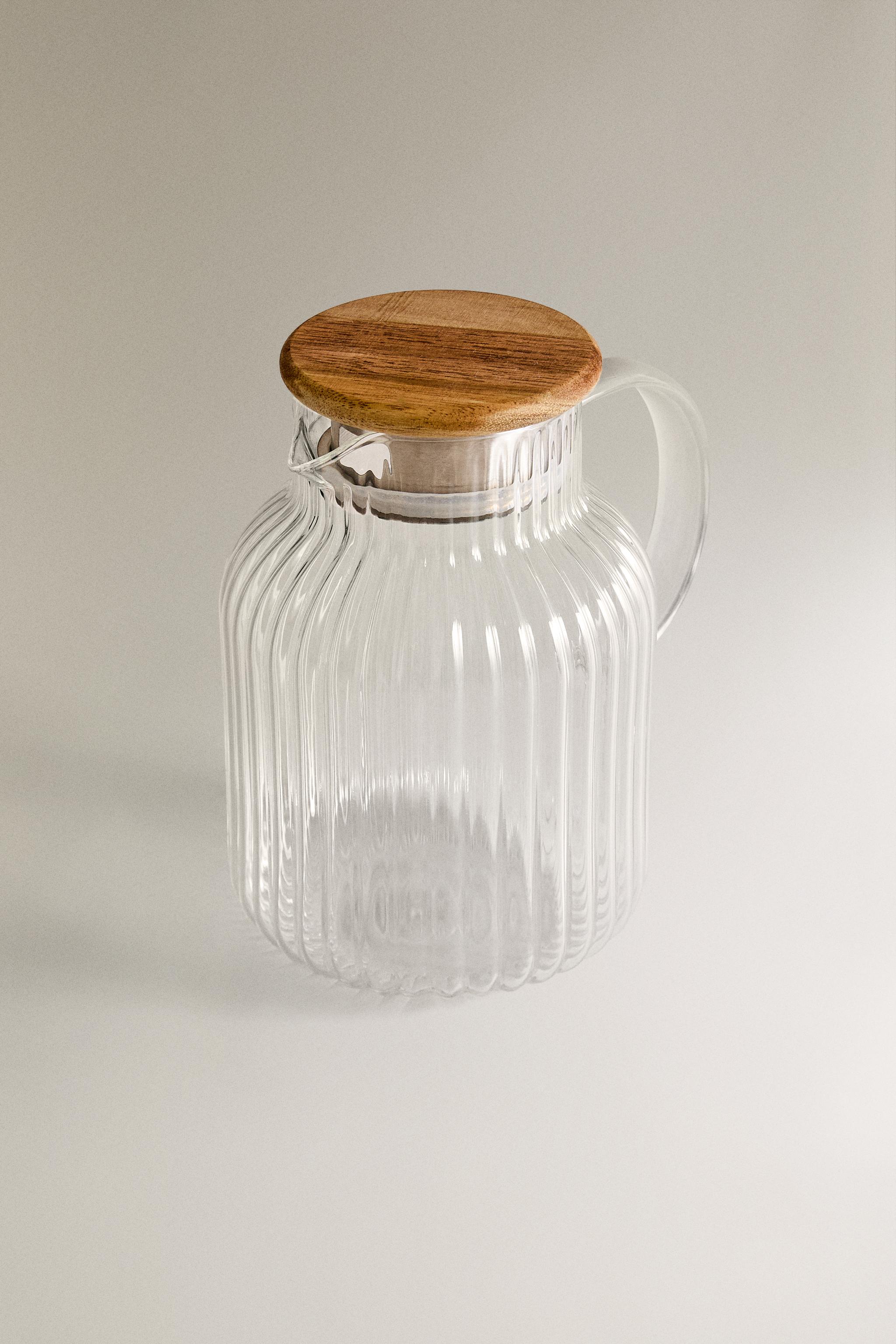 BOROSILICATE GLASS PITCHER WITH FILTER