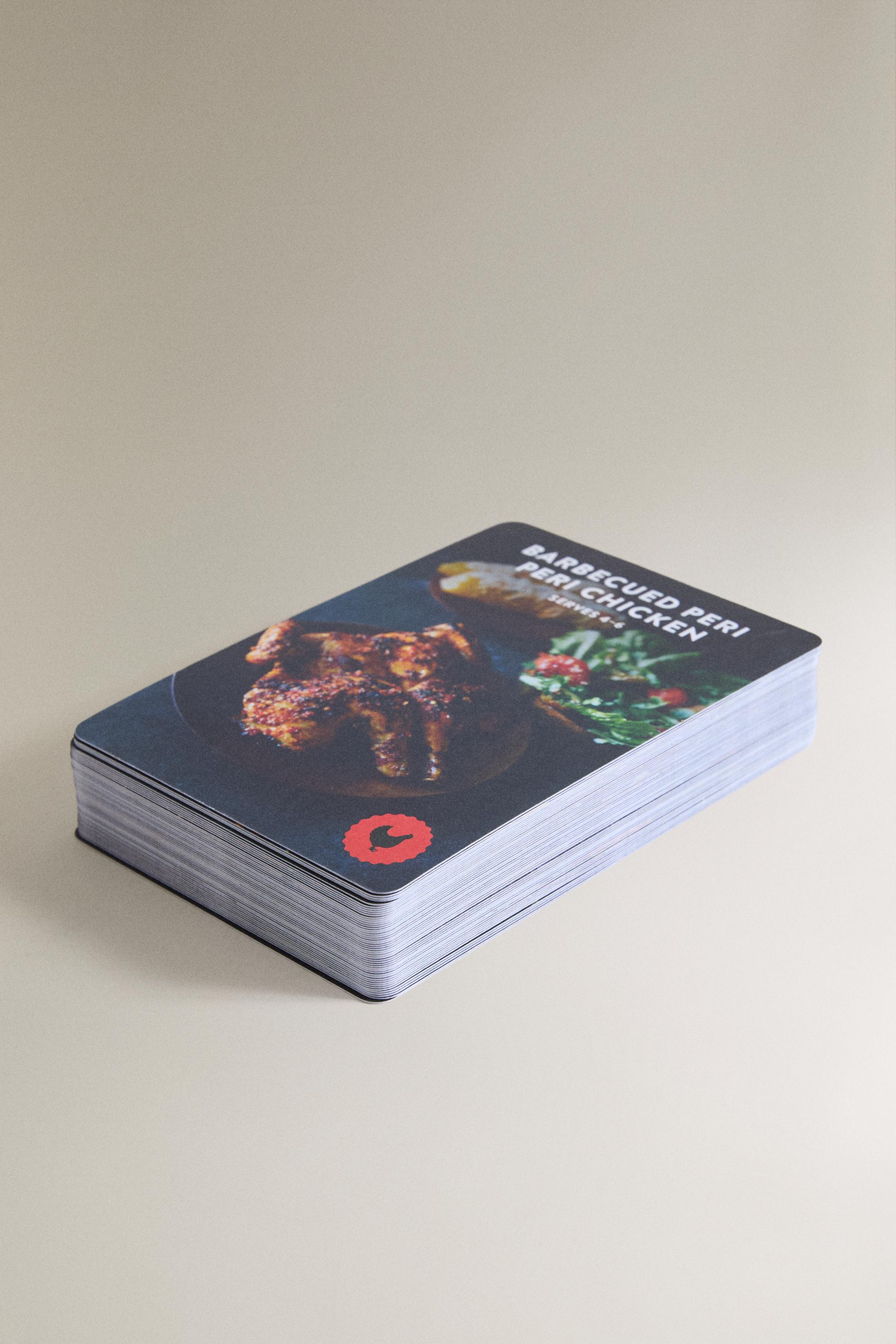 THE BBQ COMPANION: 50 RECIPE CARDS FOR GRILLING PERFECTION (ENGLISH) — Red