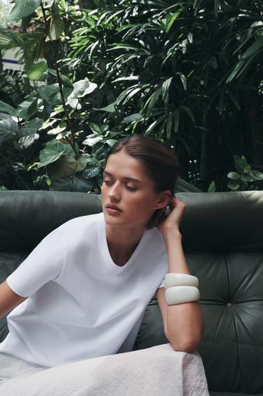 HEAVY-COTTON-T-SHIRT MIT VERWASCHENER OPTIK - Weiß von Zara