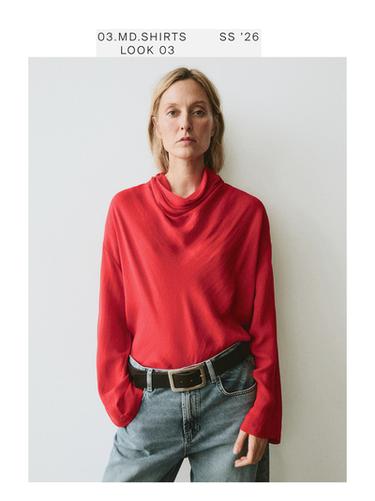 Blusa fluida cuello drapeado - Naranja de Zara