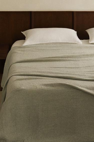 TEXTURED BEDSPREAD - Green by Zara