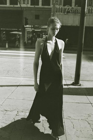 VESTIDO SATINADO HALTER ZW COLLECTION - Negro de Zara