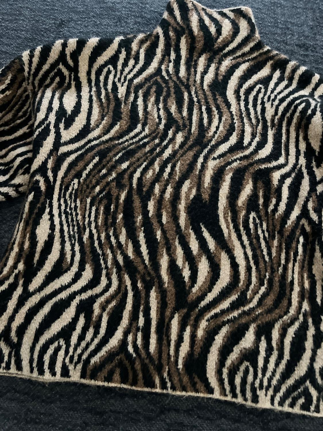 JACQUARD KNIT ANIMAL PATTERN SWEATER - Image 3