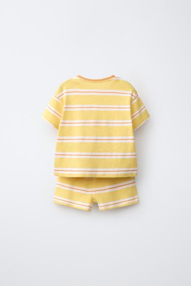 ENSEMBLE T-SHIRT ET BERMUDA À RAYURES - Jaune de Zara - Image 1
