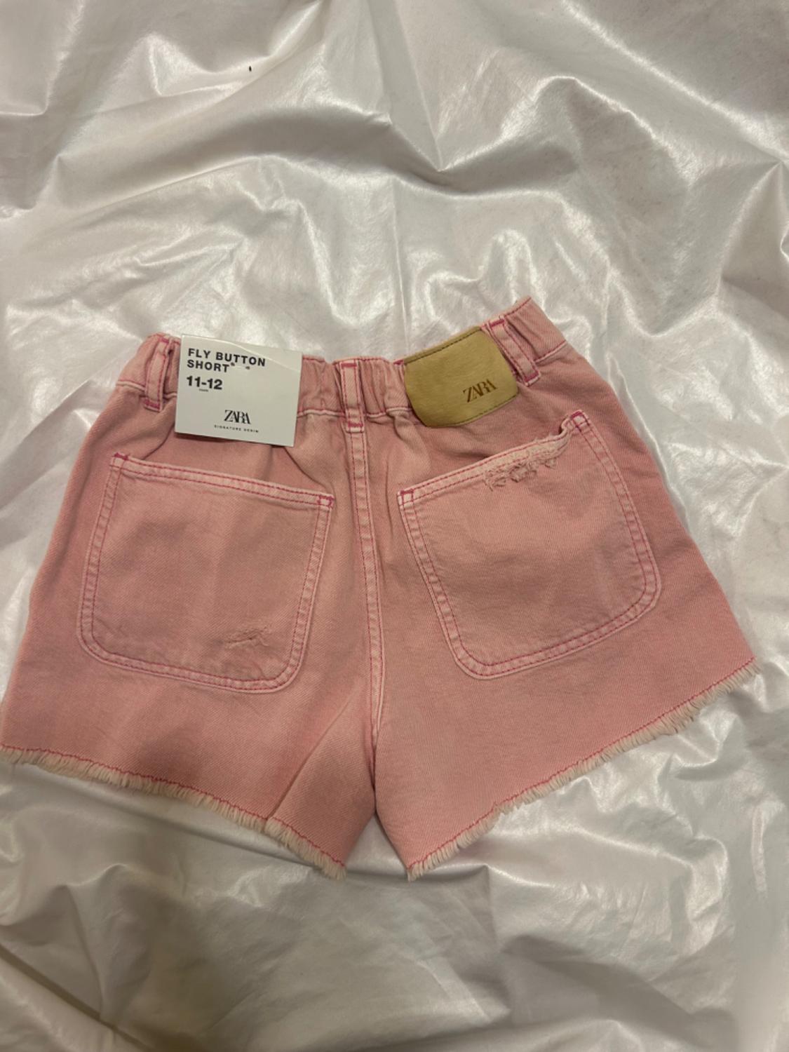 FRAYED DENIM SHORTS - Image 2