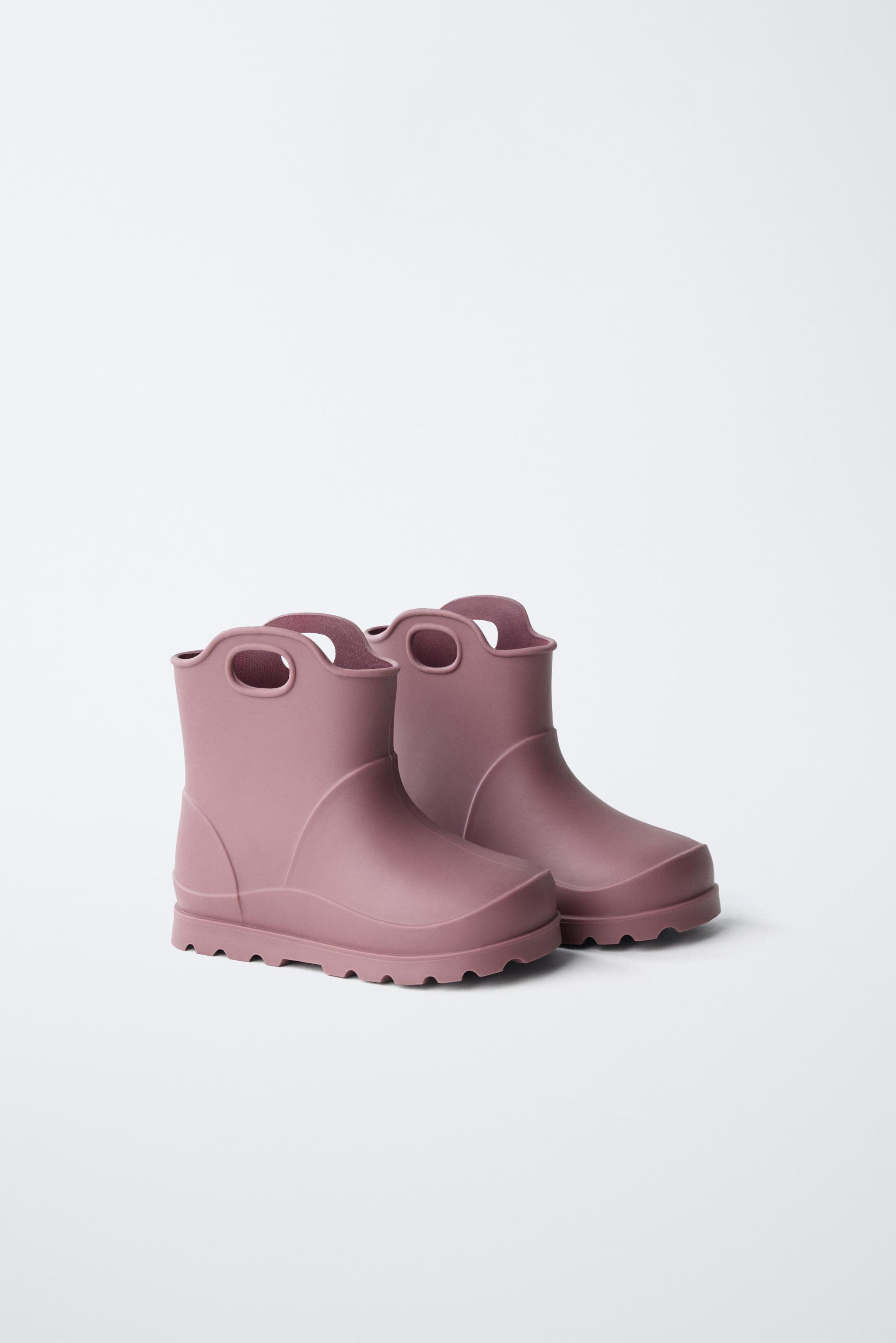 RAIN BOOTS — Pink
