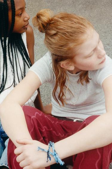 بنطلون WIDE LEG مموج من الكتان - أحمر فاقع by Zara