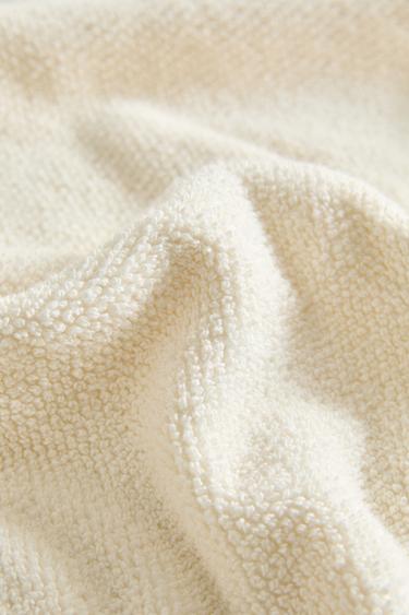WENDE-BADETUCH MIT REISKORNMUSTER UND KONTRASTBORDÜRE - Elfenbein farben von Zara