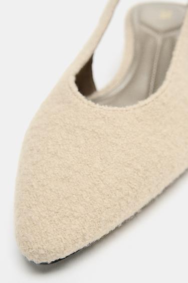 CHAUSSURES À TALONS DÉCOUVERTES EFFET PEAU DE MOUTON - Blanc écru de Zara - Image 5