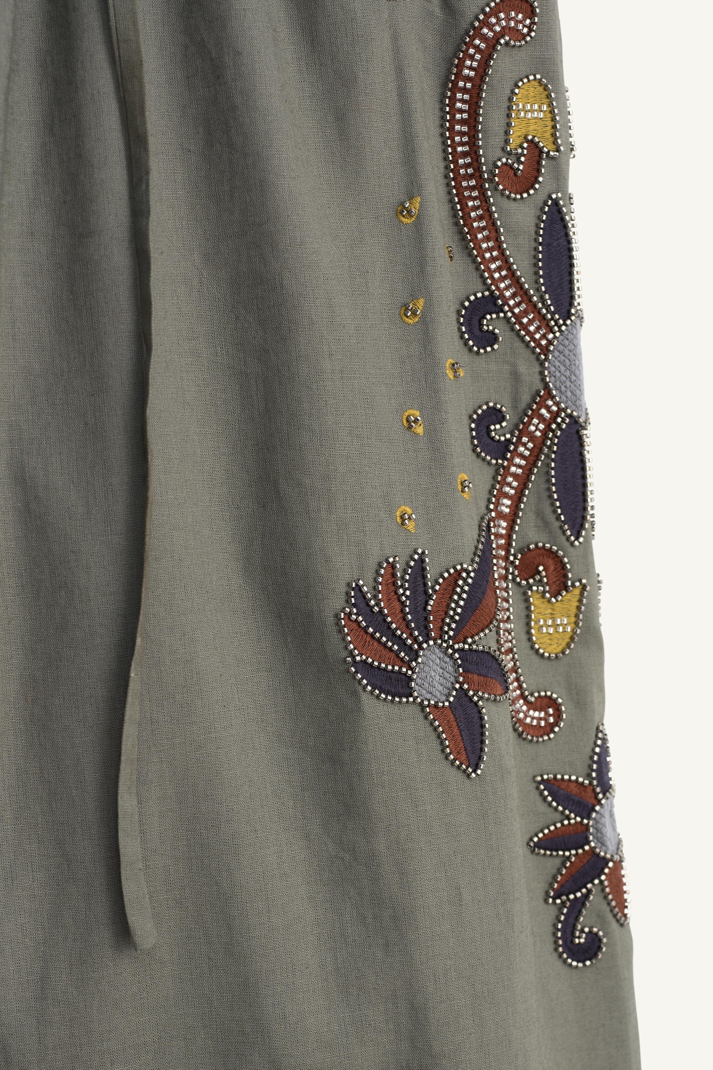 CONTRAST EMBROIDERED LINEN-COTTON PANTS