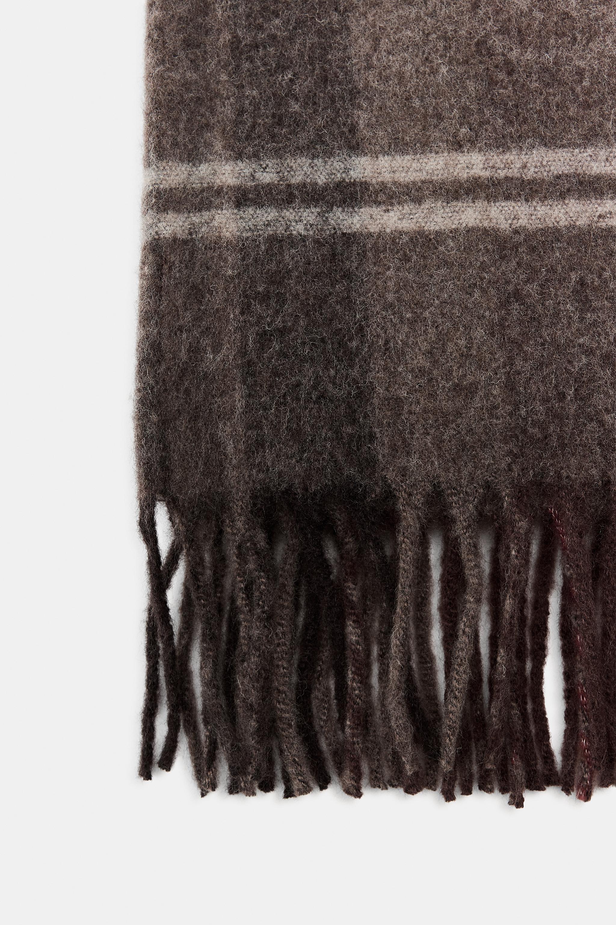 PLAID FRINGED SCARF