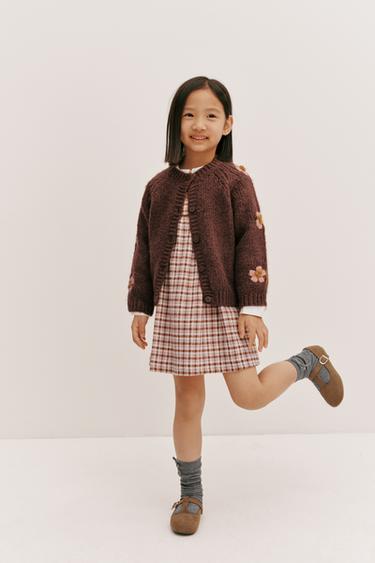 ニットカーディガン、フラワー刺繍入り濃い瓦色Zaraのニットカーディガン、フラワー刺繍入り - 濃い瓦色 