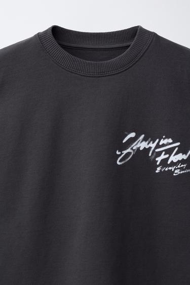 T-SHIRT MOLLETON IMPRIMÉ GRAFFITI - Anthracite foncé de Zara - Image 2