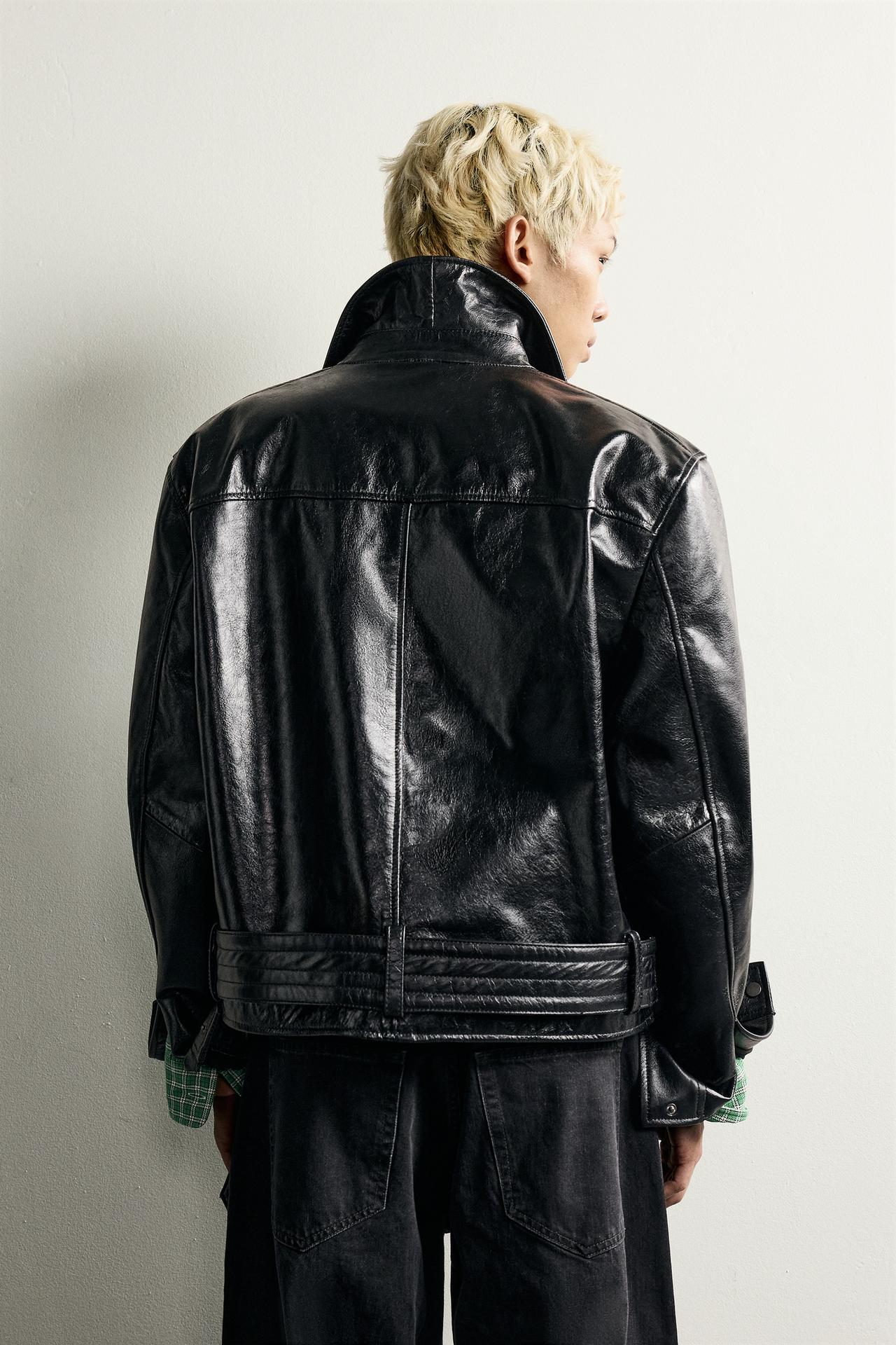 CROPPED LEATHER JACKET — Black