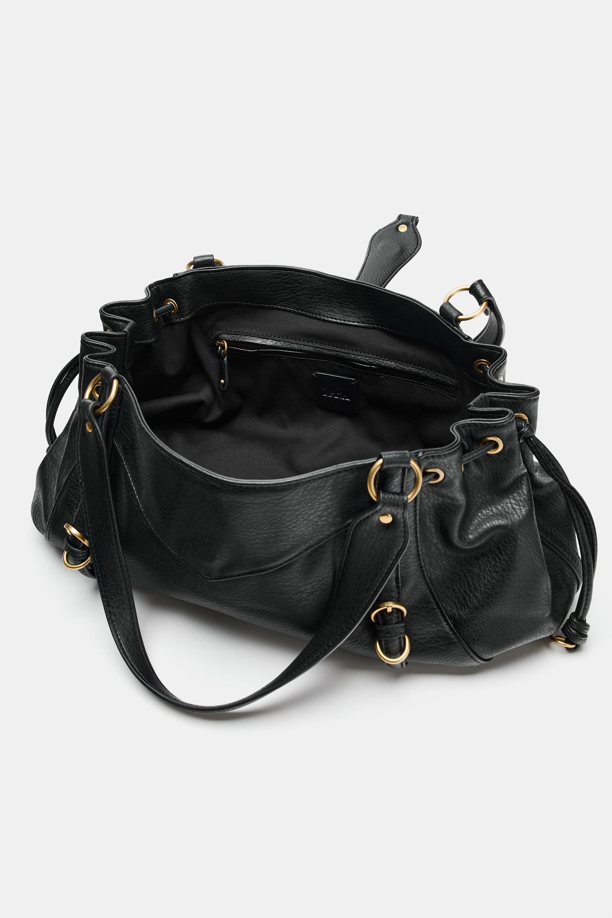 Bowling bag with ring detail