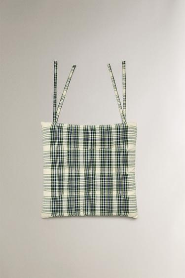 CHRISTMAS SEAT CUSHION - أخضر الخاص بـ Zara