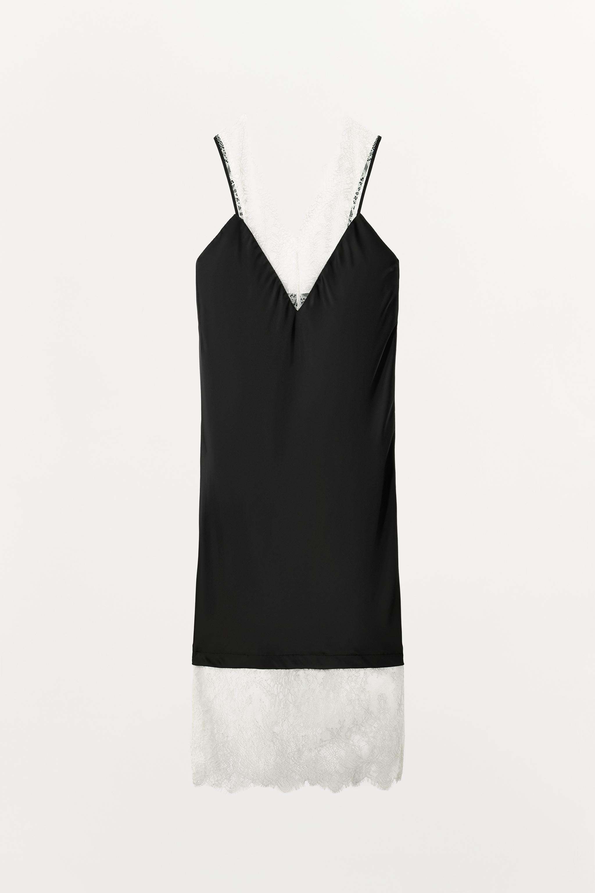 ROBE SATINÉE DENTELLE CONTRASTANTE