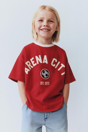 CAMISETA BORDADO BALÓN - Rojo de Zara