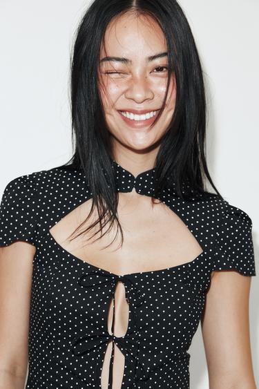 CHEMISE EN POPELINE À OUVERTURE ET NŒUDS À POIS - Noir / Blanc de Zara - Image 1