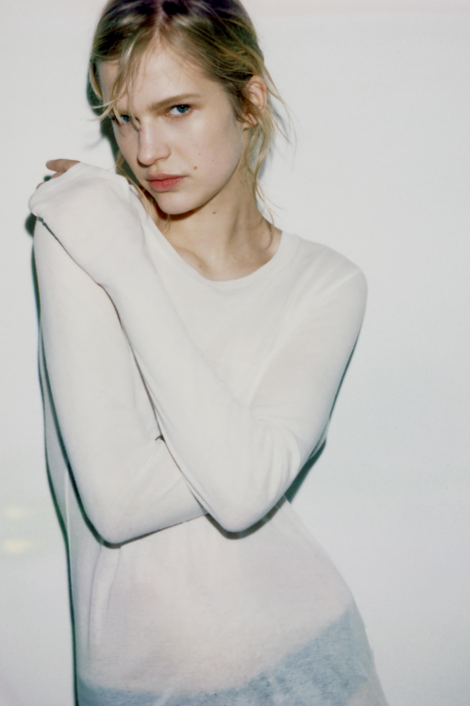 PAMUKLU UZUN KOLLU T-SHIRT