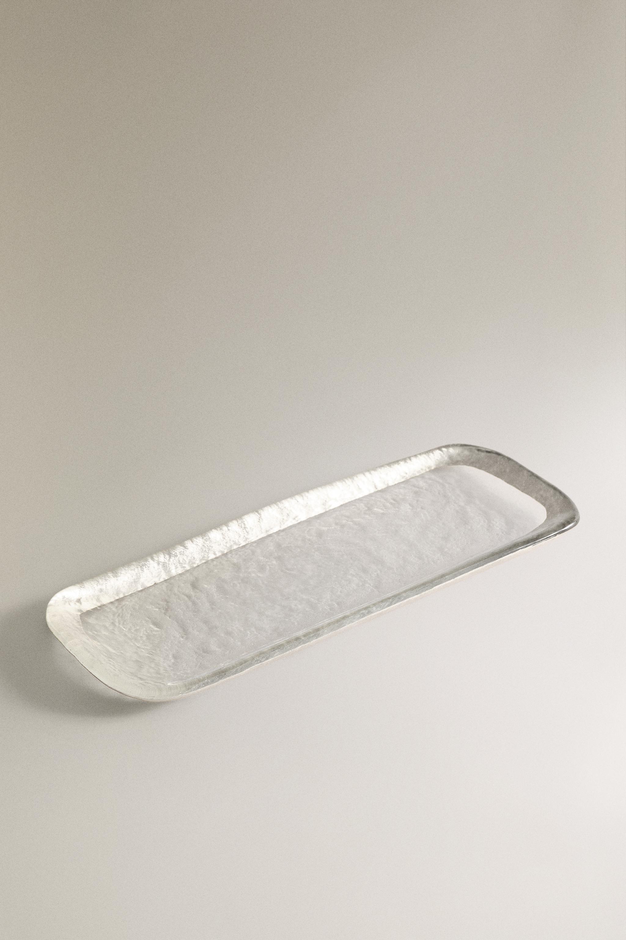 RECTANGULAR GLASS SERVING DISH WITH RIM — Silver