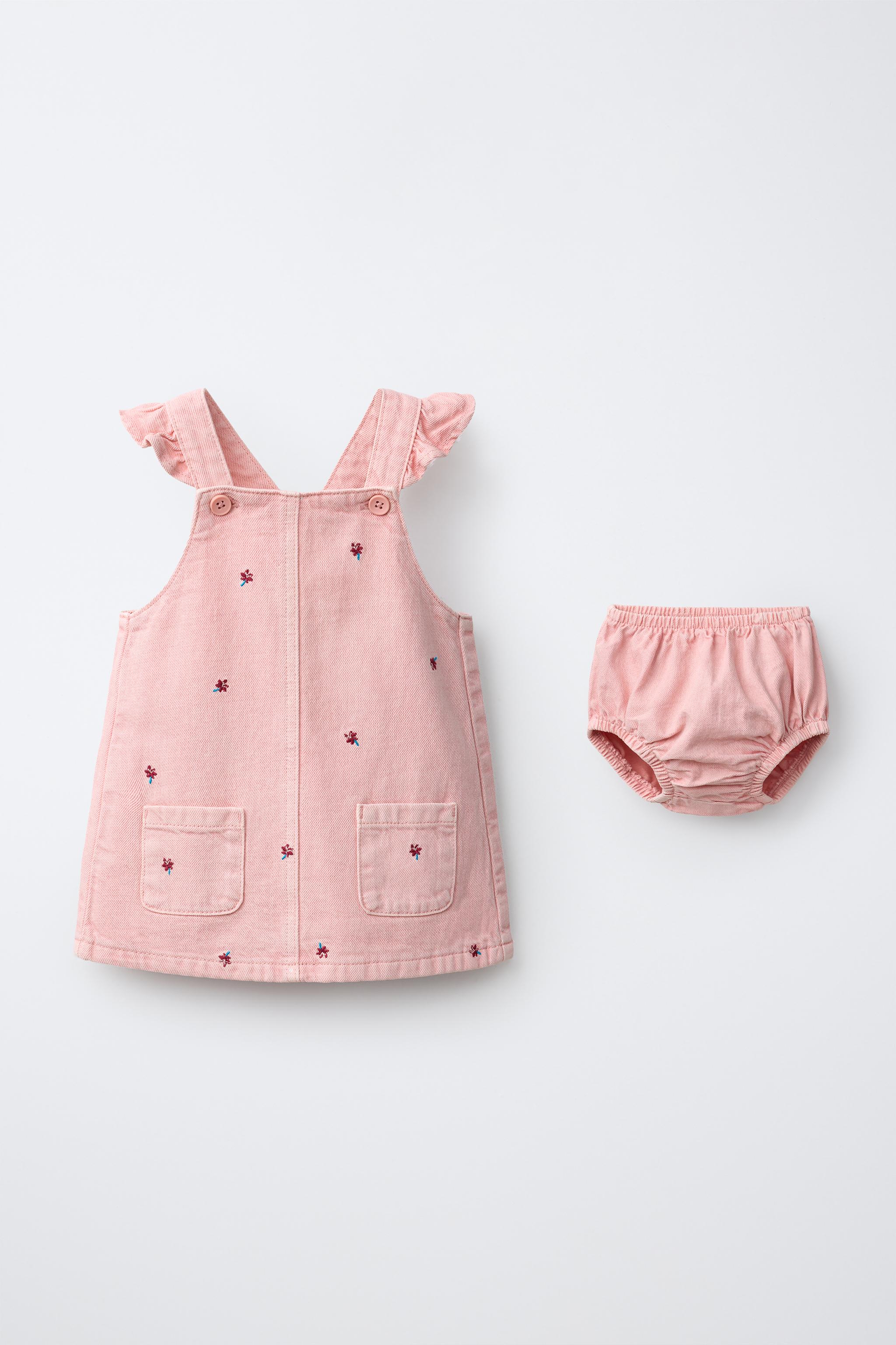 ENSEMBLE ROBE-SALOPETTE ET CULOTTE EN SERGÉ À FLEURS