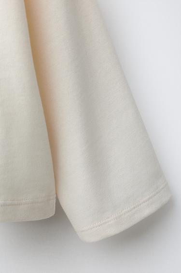 T-SHIRT À IMPRIMÉ FLOQUÉ NAON JEONG © - Écru de Zara - Image 3