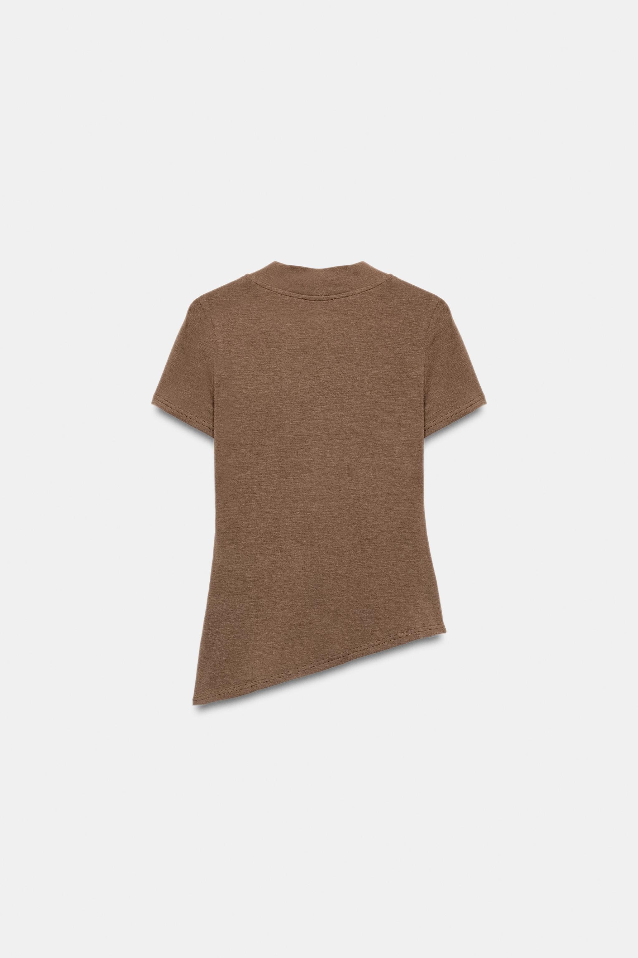 ASYMMETRIC HEM V-NECK T-SHIRT