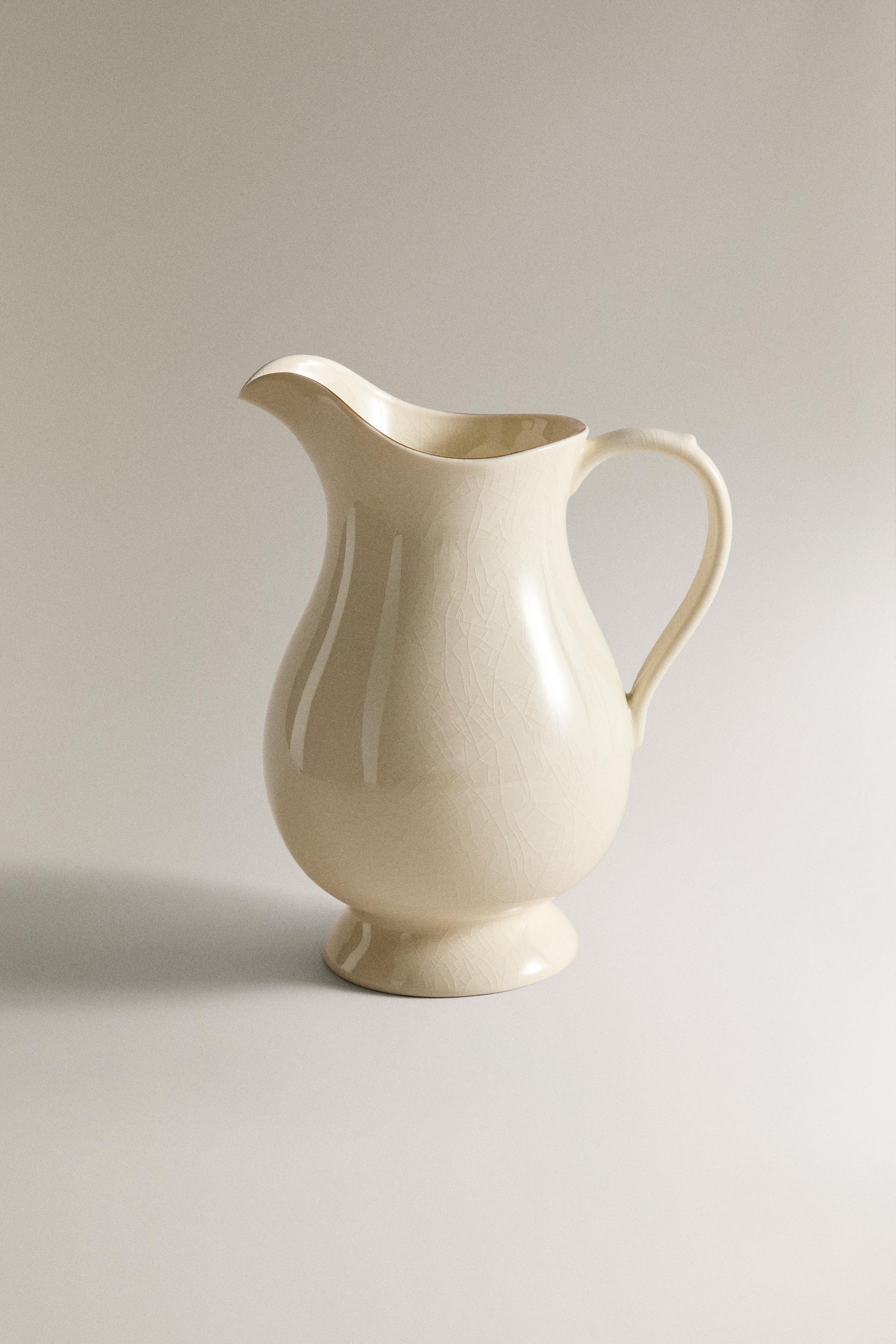 CLASSIC PORCELAIN PITCHER