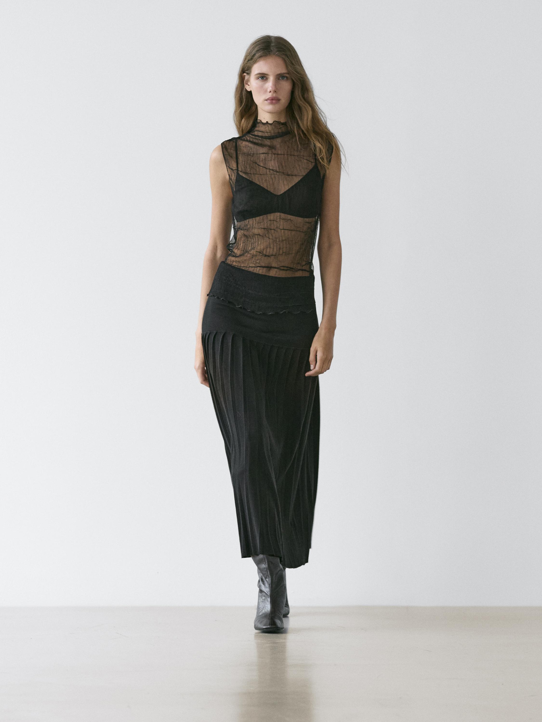 Midi skirt with box pleats — Black
