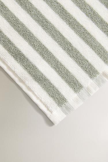 SERVIETTE DE BAIN RAYURES COLORÉES - Bleu / Vert de Zara - Image 2