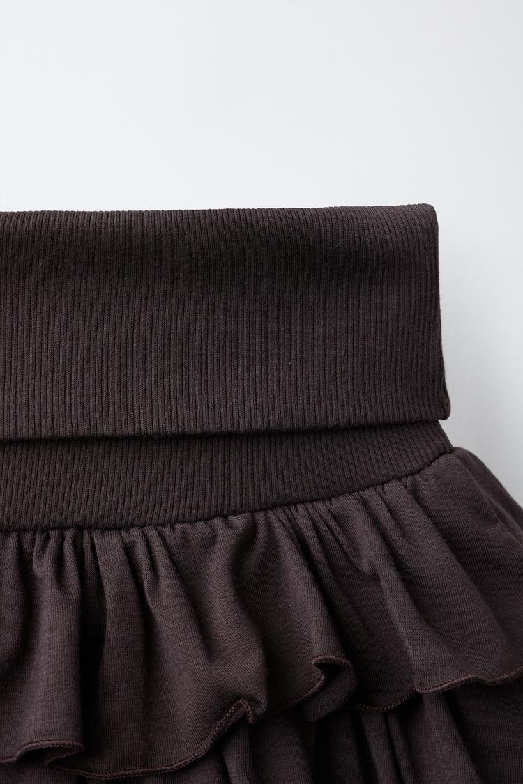 Falda short con volantes y cintura doblada 3