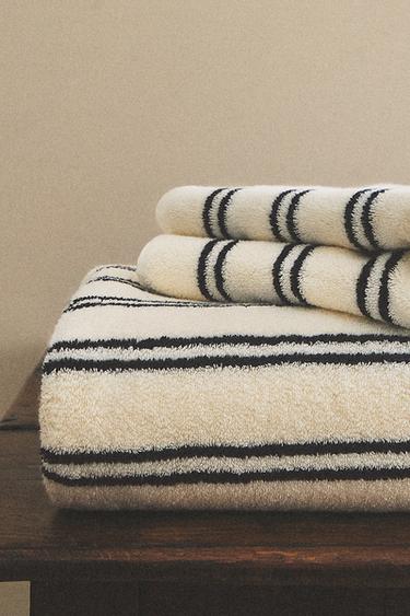 DOUBLE STRIPE BATH TOWEL - Ecru / Navy by Zara