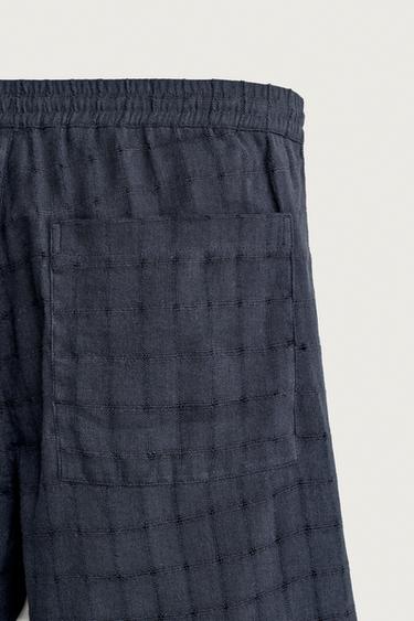 BERMUDA JACQUARD À CARREAUX EN LIN ET COTON - Bleu marine de Zara - Image 7