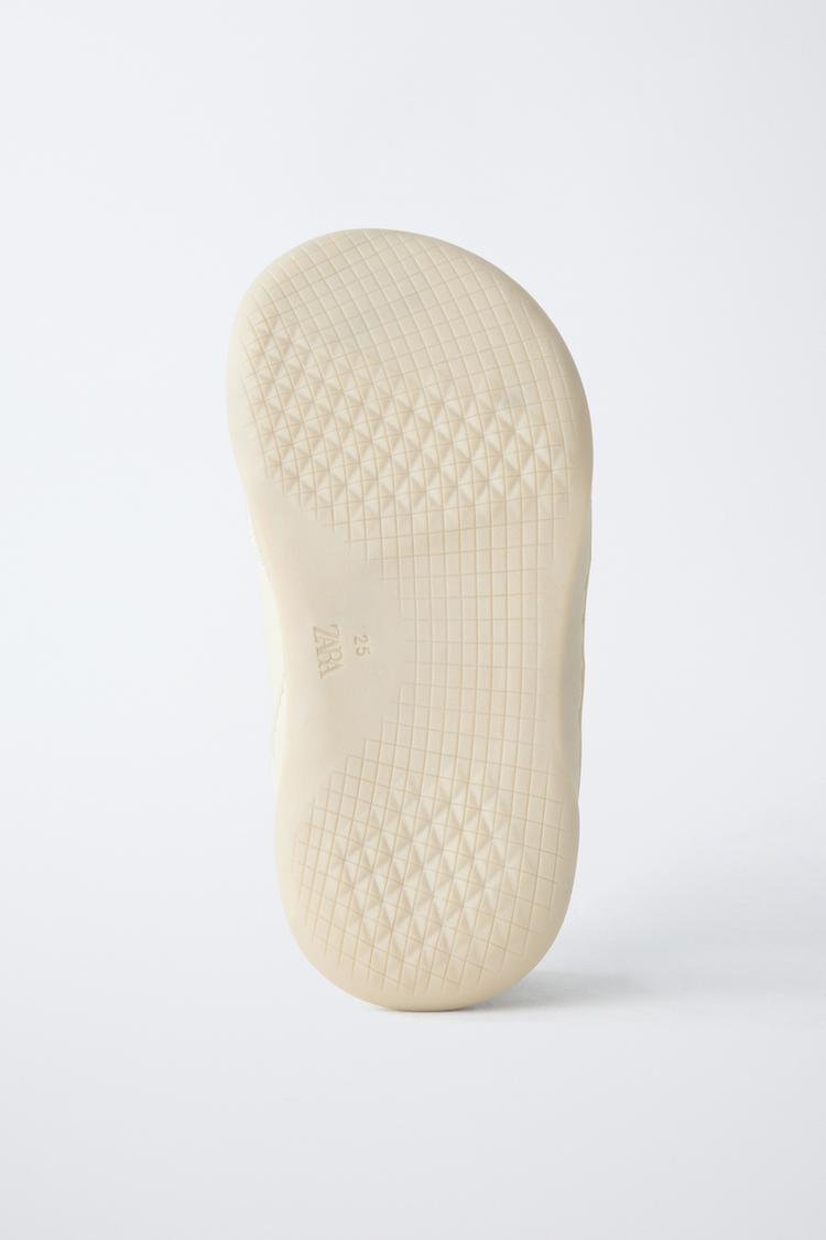 Zapatillas barefoot de cuero 8