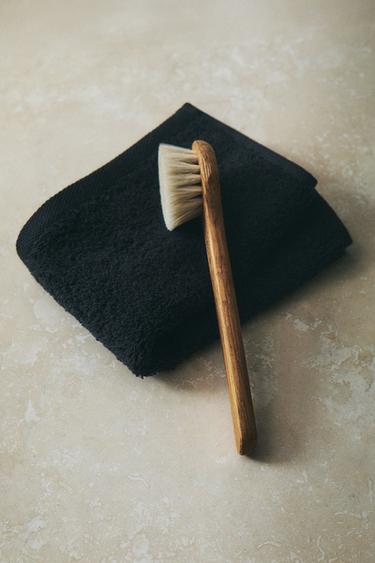 CEPILLO FACIAL IRIS HANTVERK - Beige claro de Zara