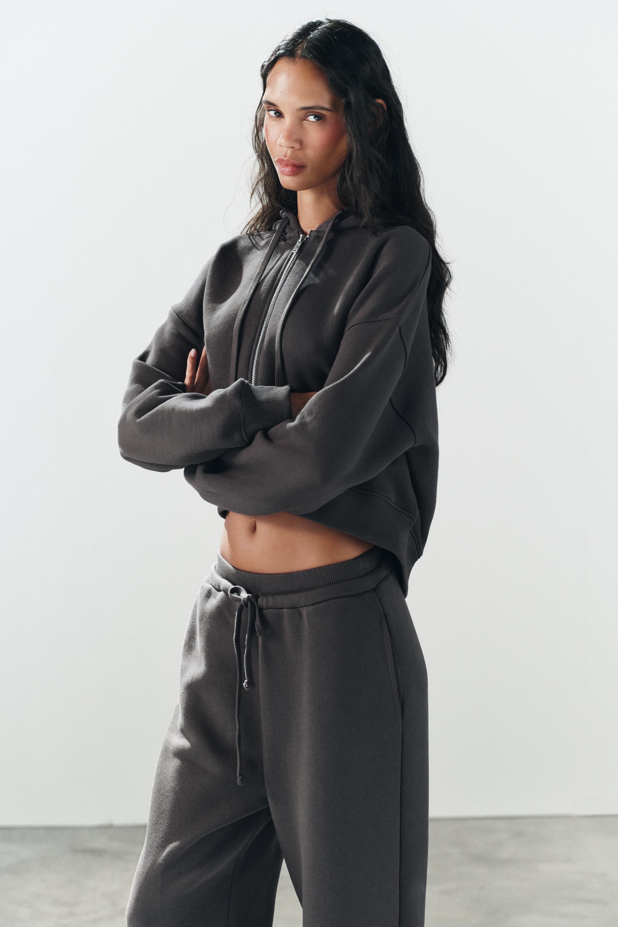 ZIP-UP HOODIE