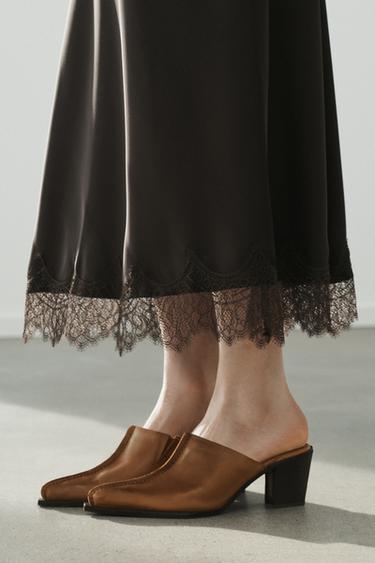 JUPE MI-LONGUE SATINÉE AVEC DENTELLE - Marron chocolat de Zara - Image 2