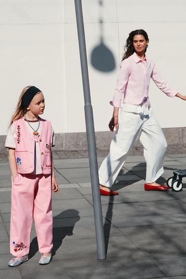 جيليه مطرز SISSEL EDELBO X ZARA KIDS - وردي الخاص بـ Zara