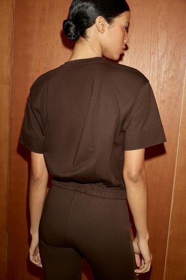 T-SHIRT À FRONCES AU BAS - Marron foncé de Zara - Image 3