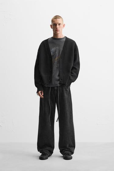 CARDIGÃ COM ESTAMPADO DE GRAFFITI - Preto da Zara - Imagem 0