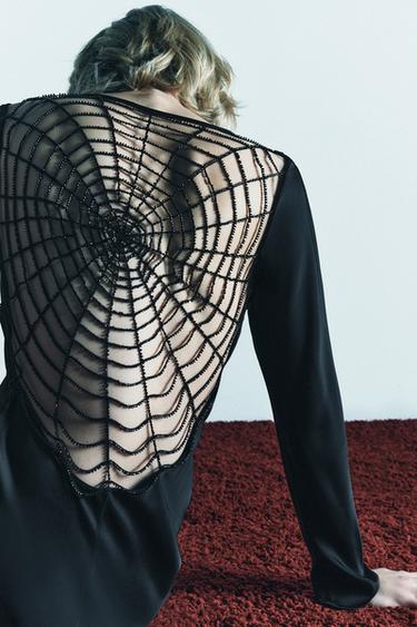 SATIN KJOLE MED SPINDELVÆV PÅ RYGGEN LIMITED EDITION - Sort fra Zara