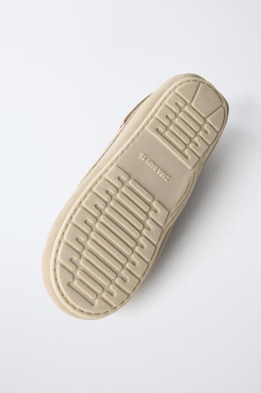 CHAUSSURES BATEAU EN CUIR - Marron sable de Zara - Image 7