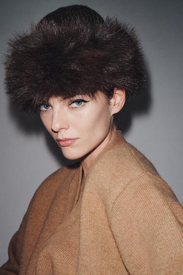 FAUX FUR KNIT BEANIE - Brown by Zara