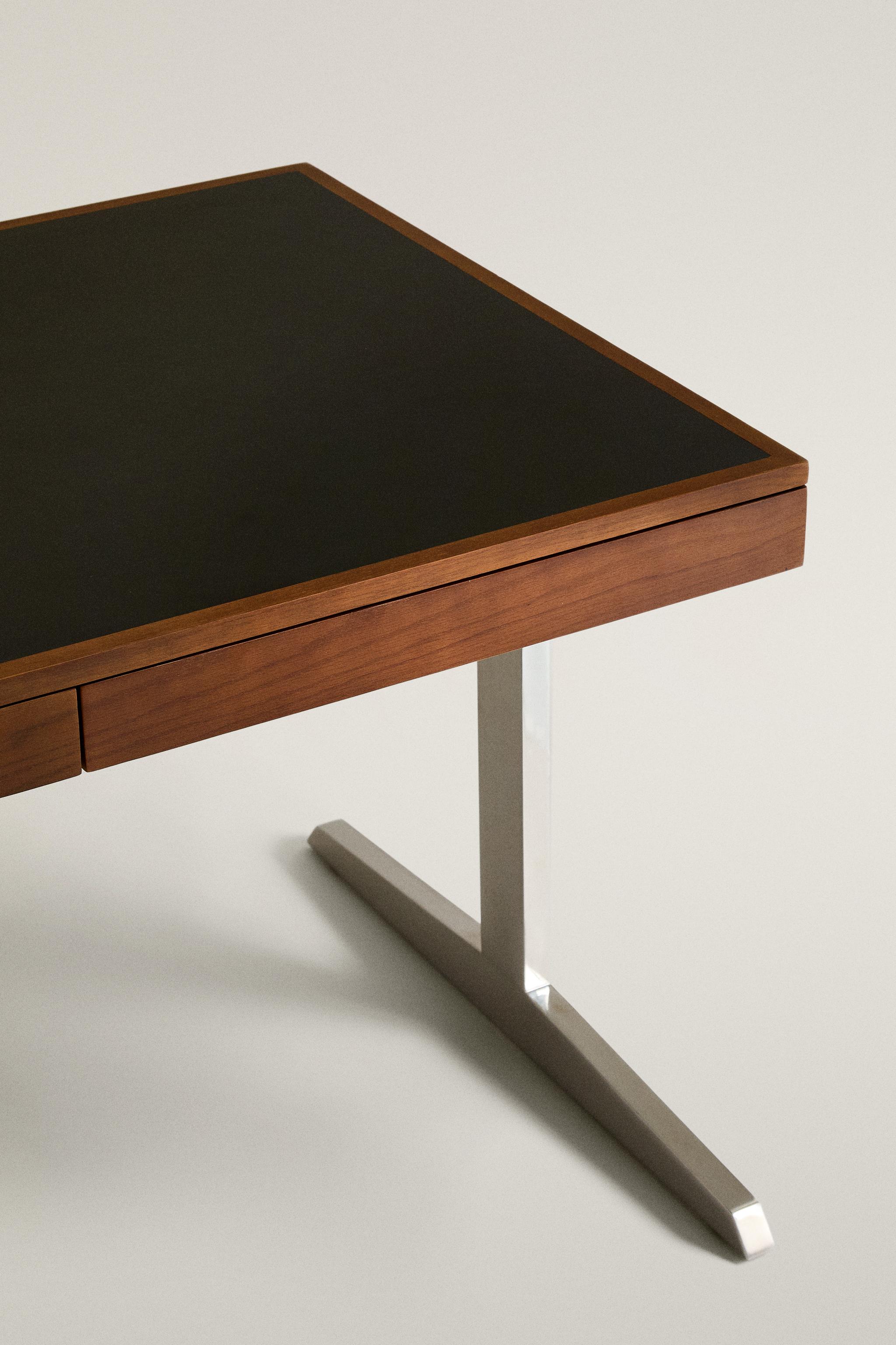 WOODEN DESK WITH METAL LEGS