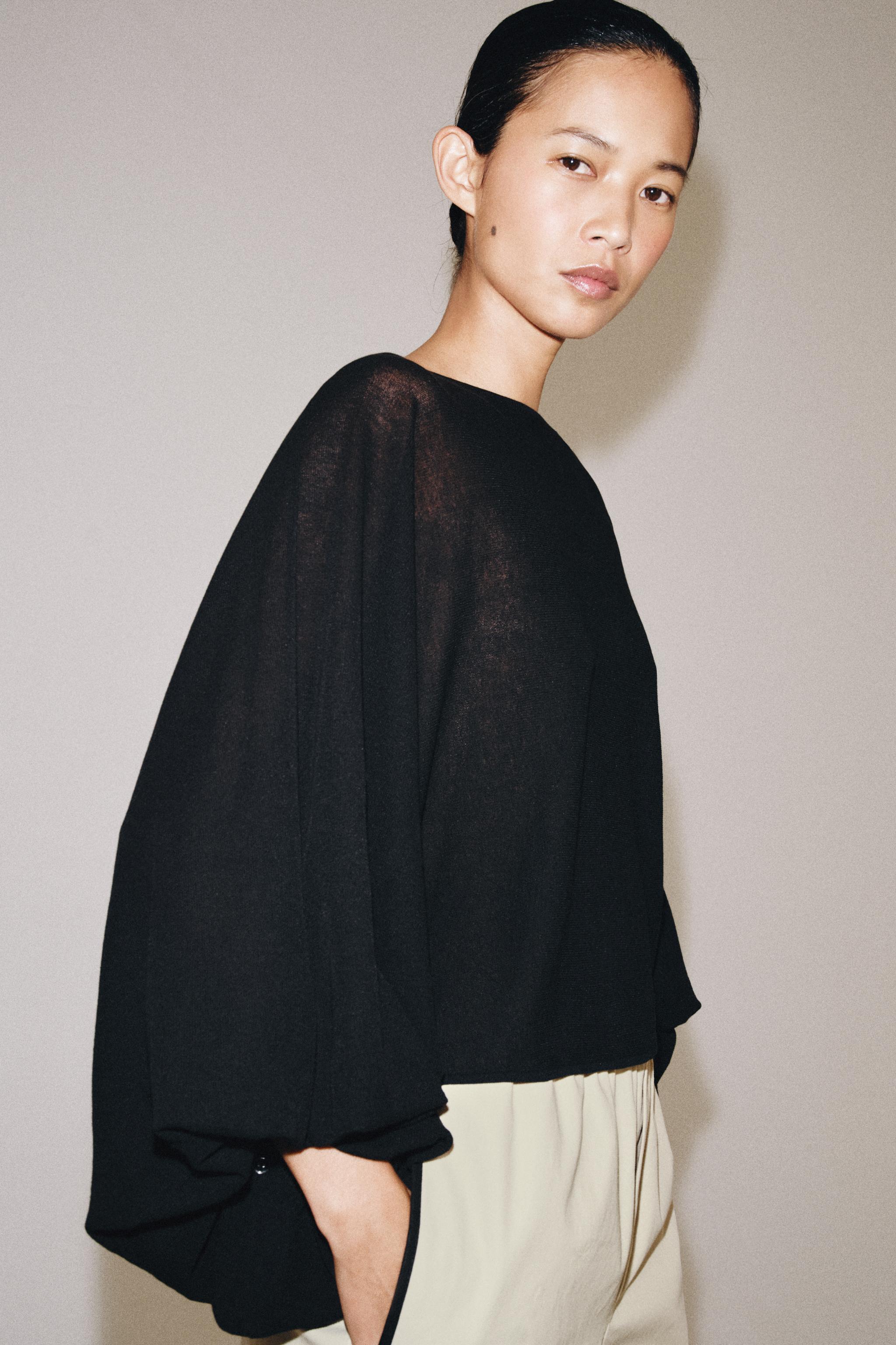 VOLUME SLEEVE KNIT JUMPER — Black