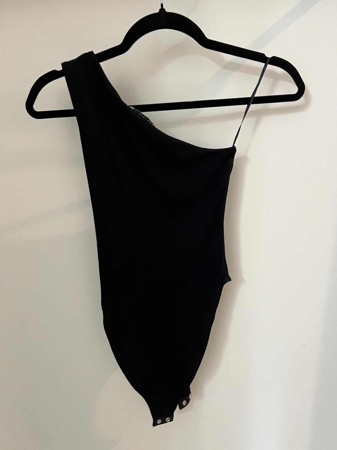 CUT OUT ASYMMETRIC BODYSUIT - Image 2